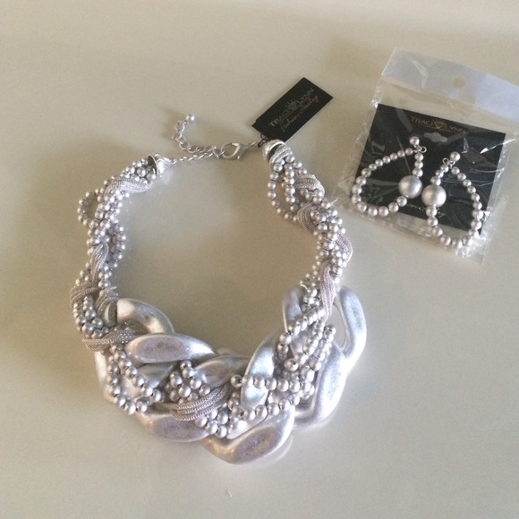 Necklace & earring set