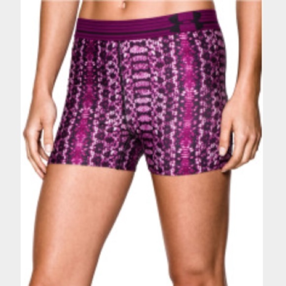 Under Armour Pants - UNDER ARMOUR HEAT GEAR ALPHA SHORTS