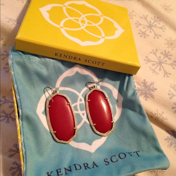 Kendra Scott Danielle earrings