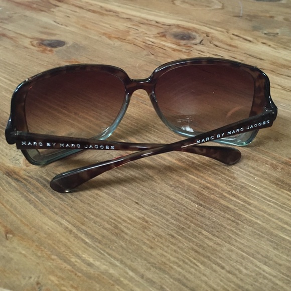 Cute tortoise & teal sunnies! - Picture 3 of 4