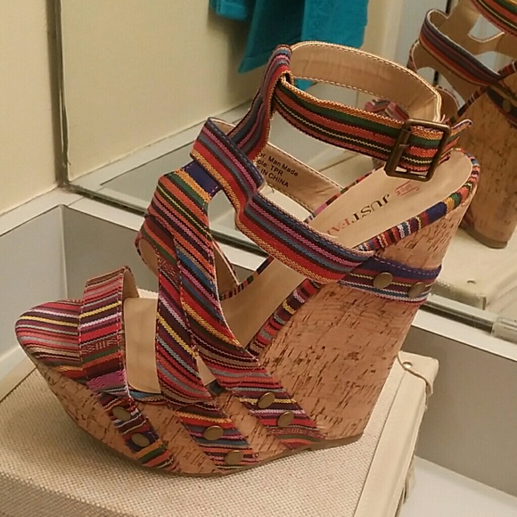 Navajo Printed Wedges - Picture 1 of 2