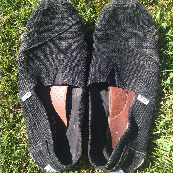 Worn Black Canvas Toms M11