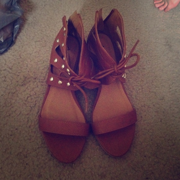 brown wedge sandals - Picture 1 of 4