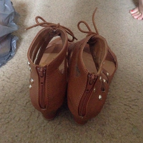 brown wedge sandals - Picture 3 of 4