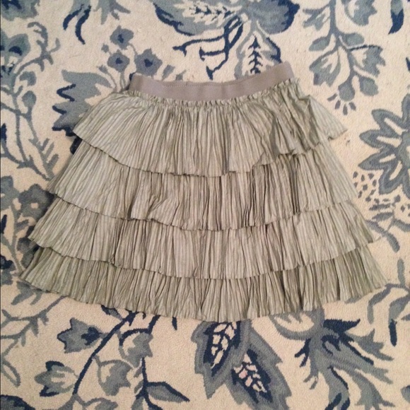 NWT Silver Betsey Johnson Skirt in Size 6 - Picture 3 of 3