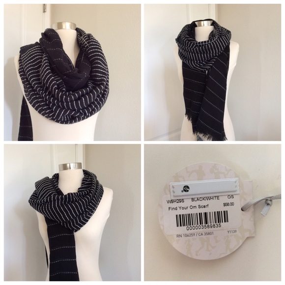 SOLD - Lululemon Find Your Om Scarf (BLK/WHT) - Picture 3 of 4