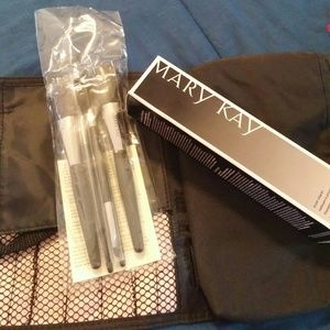 Brushes, storage bag and brush cleaner