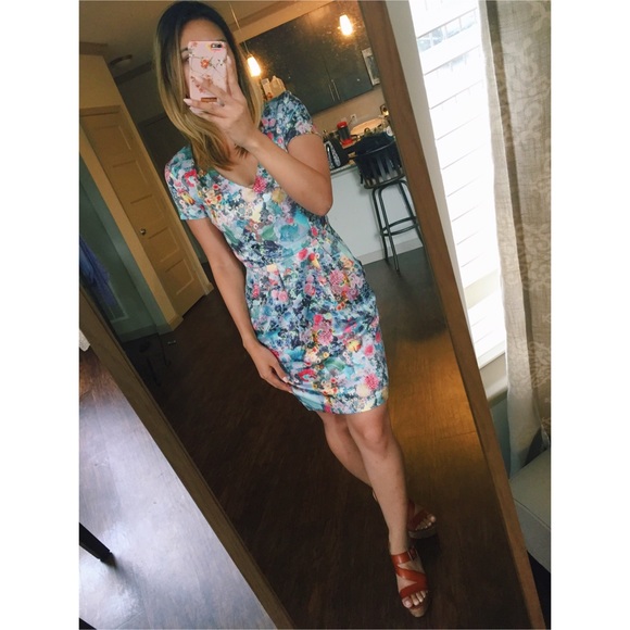 H&M Dresses & Skirts - Floral dress