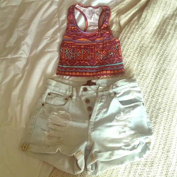 NEW PRICE High waisted jean shorts! 🌻