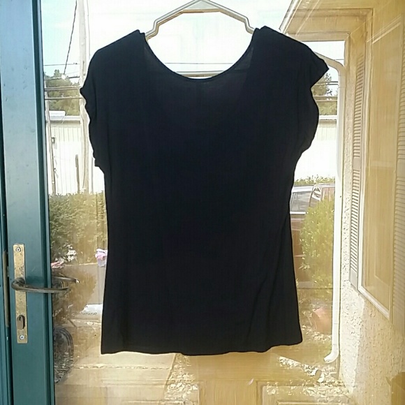 Cute top - Picture 2 of 2