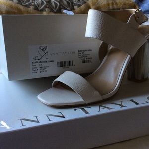 Off white sandal size 8-1/2