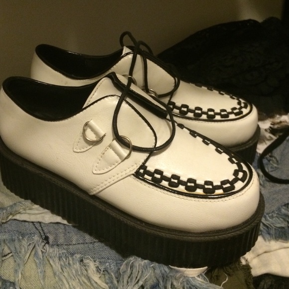 Black and White Creepers