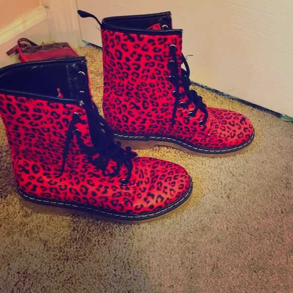 Leopard boots