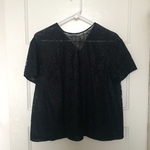 VINTAGE lace top