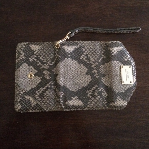 Michael Kors iPhone case/wallet for iPhone 4/4s - Picture 3 of 4
