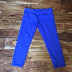 Lululemon crops 10