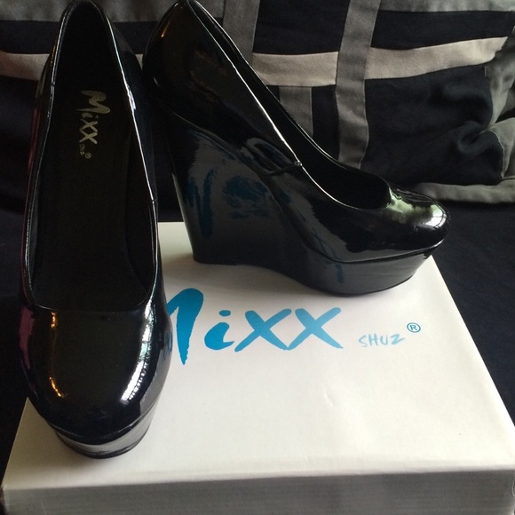 Mixx Black Patent Wedges
