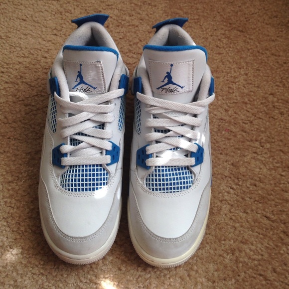 Air Jordan Military Blues
