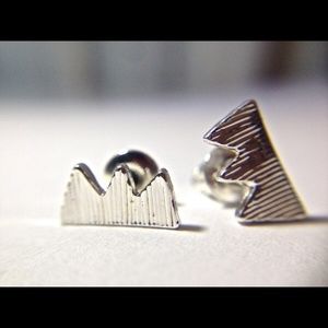Mountain earring stud