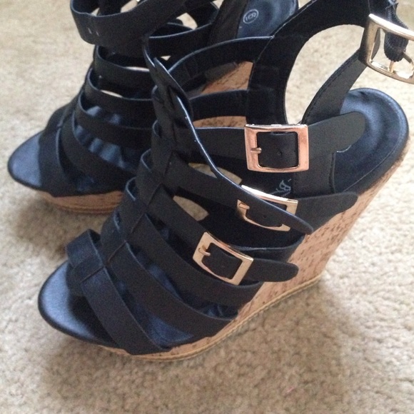 black wedges - Picture 2 of 3