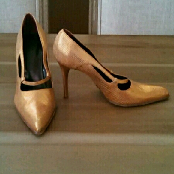 TOD'S Authentic RARE Bronze Lizard Hand-sewn Heels - Picture 4 of 4