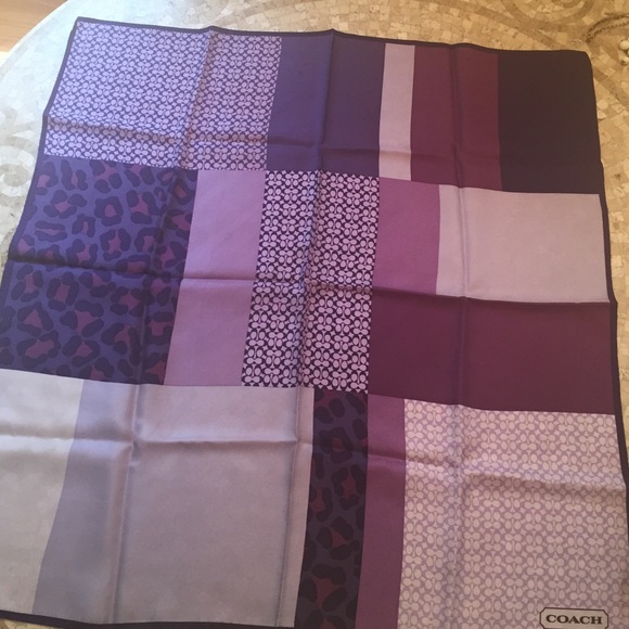 Coach patchwork neck scarf in purple - Picture 3 of 4