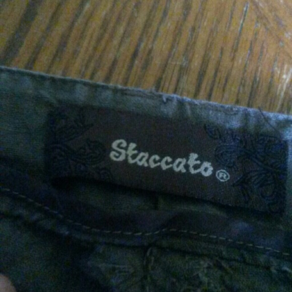 Shorts - Picture 3 of 4