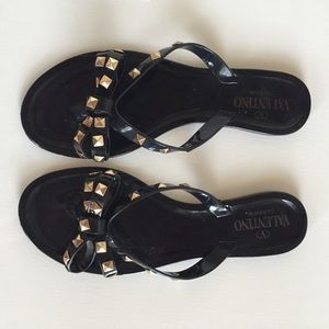 Valentino look flip flops