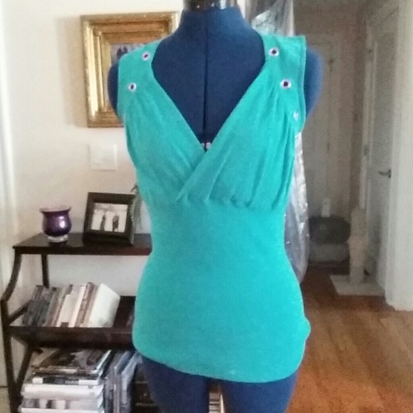 Turquoise Cache Top