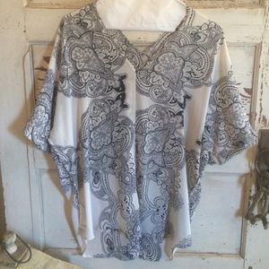 💕💕Sheer beige/black slouchy top NWOT💘