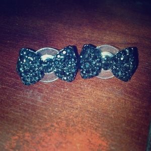 Bow earrings