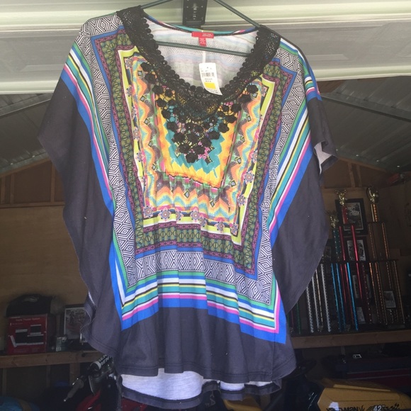 cute flowly shirt