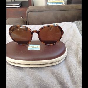 TOMS- sunglasses!