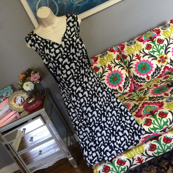 Lovely Black and White Dress