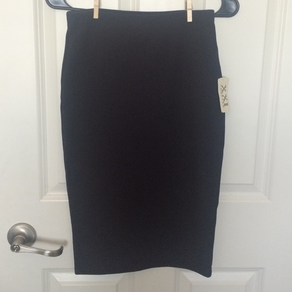 dark grey knee length skirt