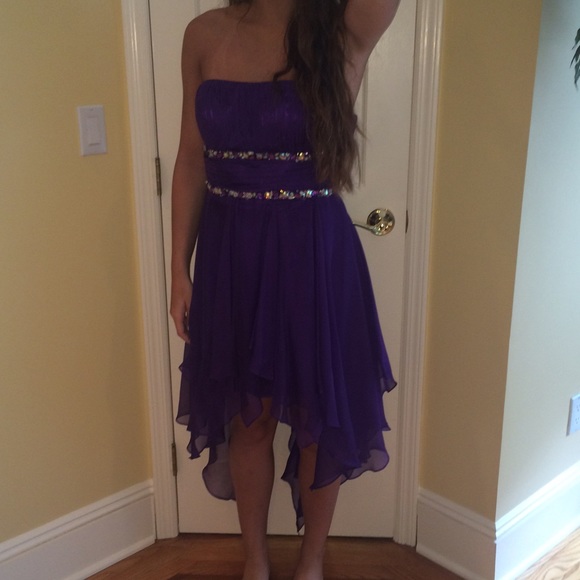 Formal dress - Picture 3 of 4