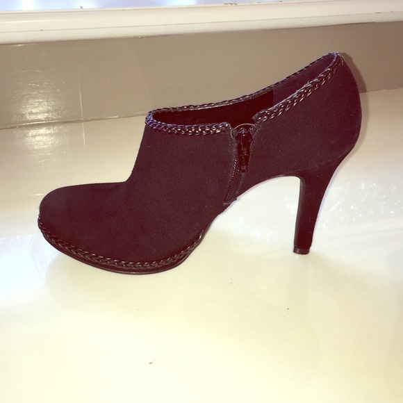 Antonio Melani booties!