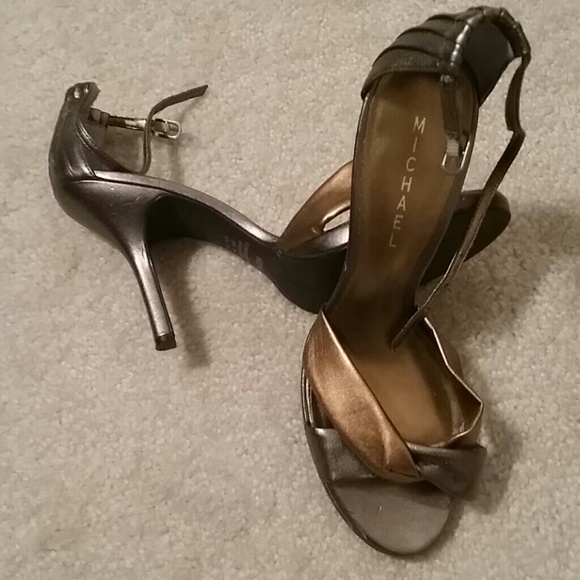 Shoe - Picture 2 of 3