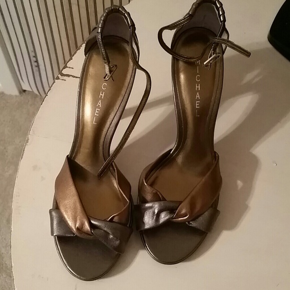 Shoe - Picture 3 of 3