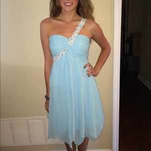 Blue chiffon prom/homecoming dress