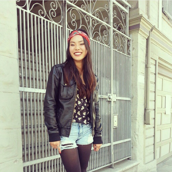 Flowy Daisy Print Top - Picture 3 of 4