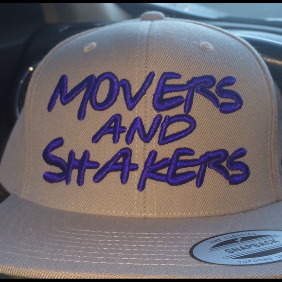 Snap back hat - Picture 1 of 1
