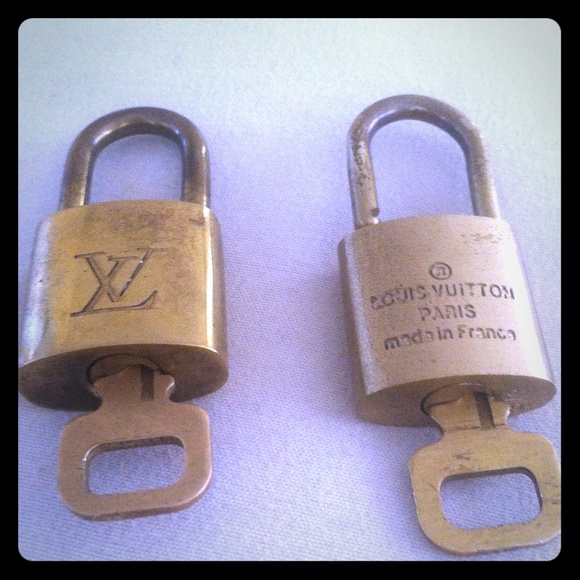 Handbags - I have 1 left