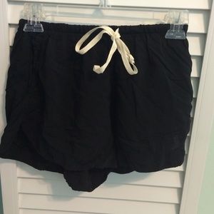 Brandy Melville flowy shorts w/ pockets