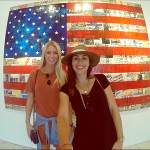 Meet your seller!!! Check out my closet!! 💕