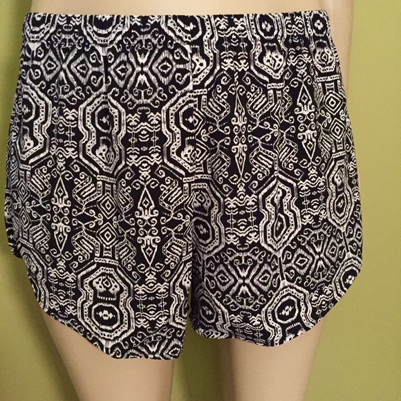 Tribal print shorts! - Picture 2 of 4