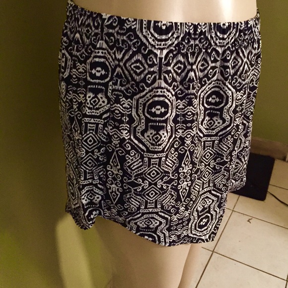 Tribal print shorts! - Picture 3 of 4