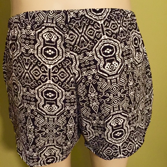 Tribal print shorts! - Picture 4 of 4