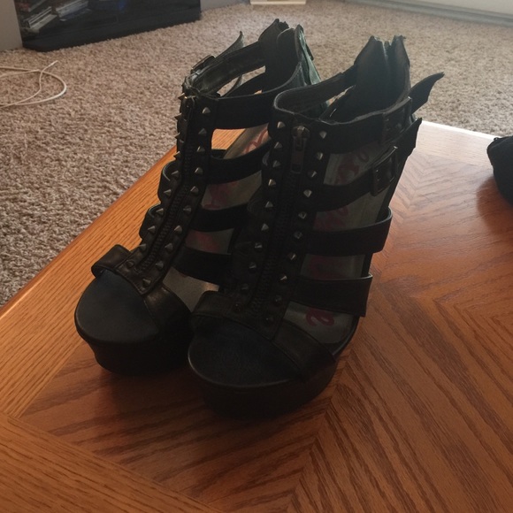 Betseyville Spike Wedges