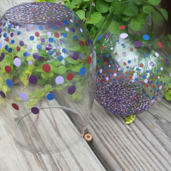 Polka-dot Wine Glass - Picture 1 of 3